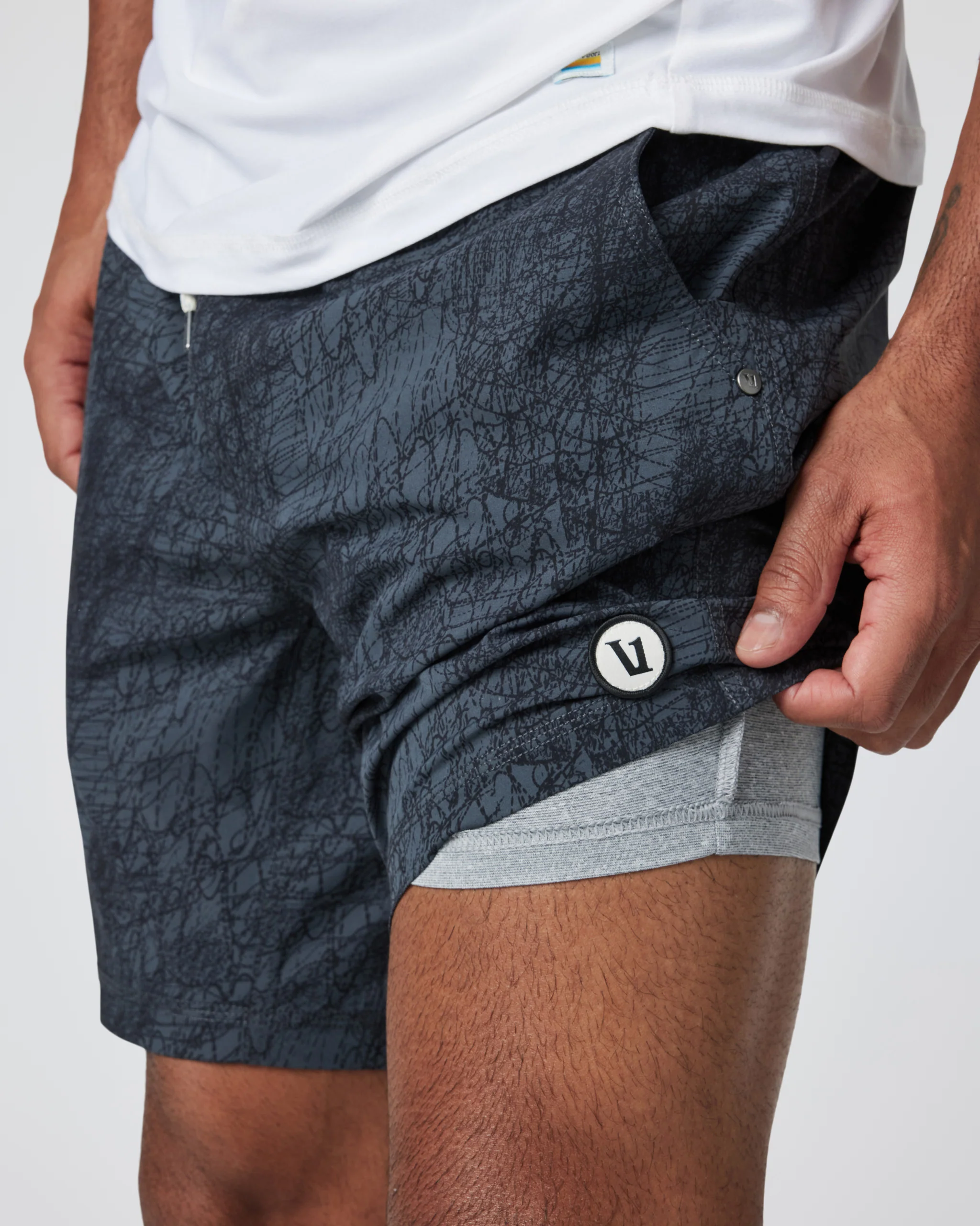 567-kore-short-lined-7-charcoal-scribble-4.webp Kore Short Lined 7" | Charcoal Scribble