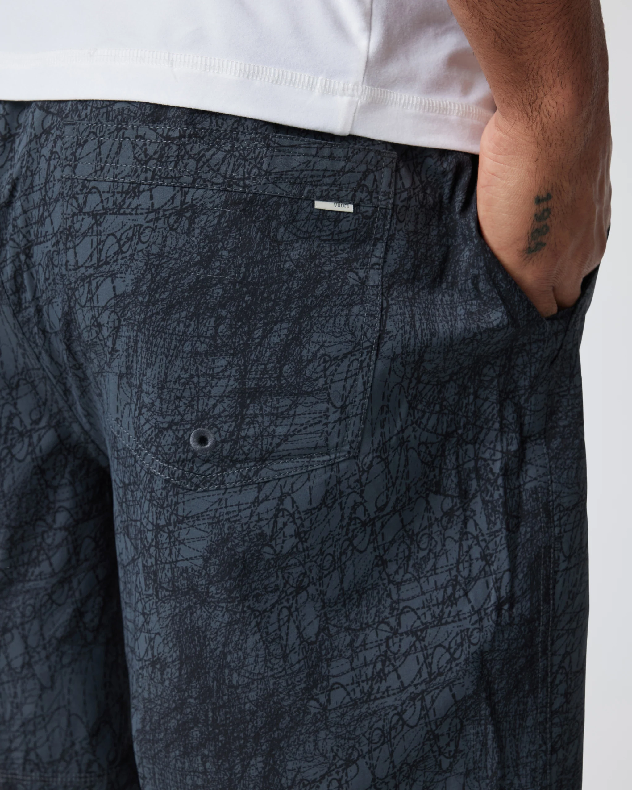567-kore-short-lined-7-charcoal-scribble-5.webp Kore Short Lined 7" | Charcoal Scribble