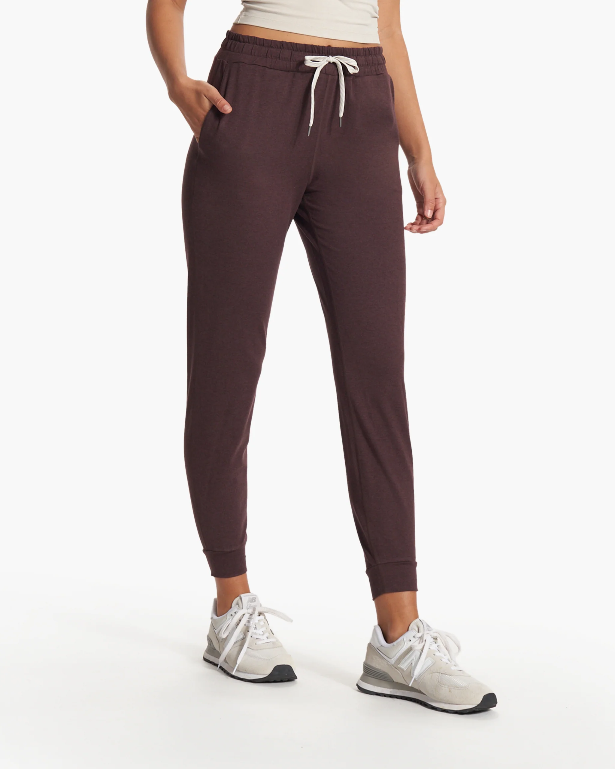 589-performance-jogger-long-mahogany-heather-1.webp Performance Jogger - Long | Mahogany Heather