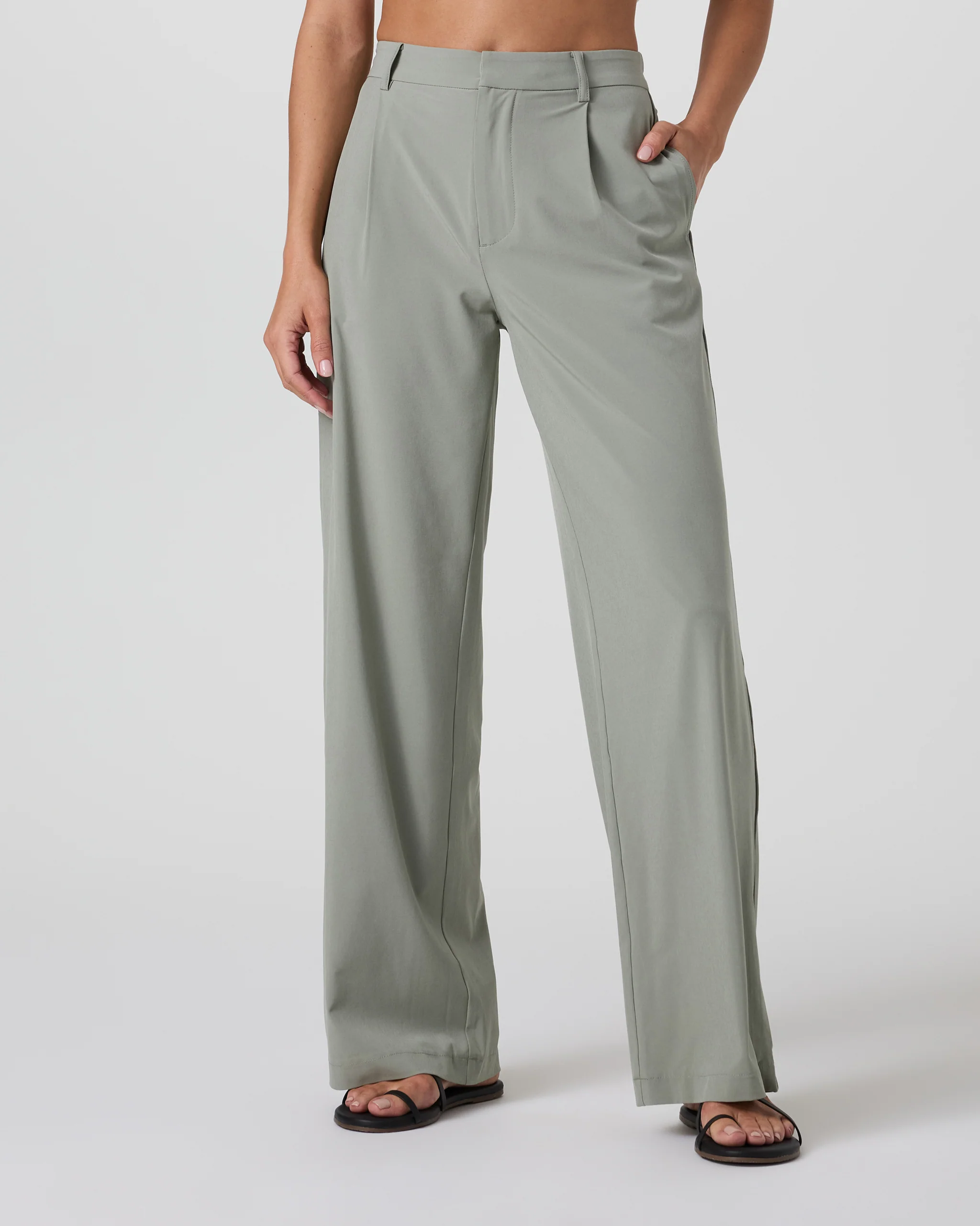 5976-villa-trouser-short-laurel-1.webp Villa Trouser-Short | Laurel