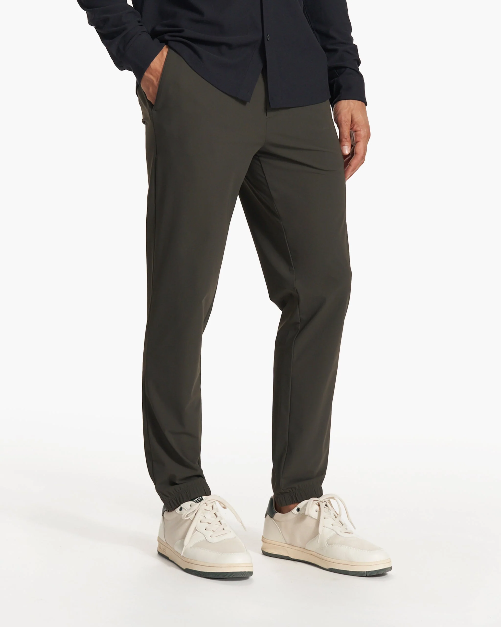 6205-fleet-jogger-dark-oregano-1.webp Fleet Jogger | Dark Oregano