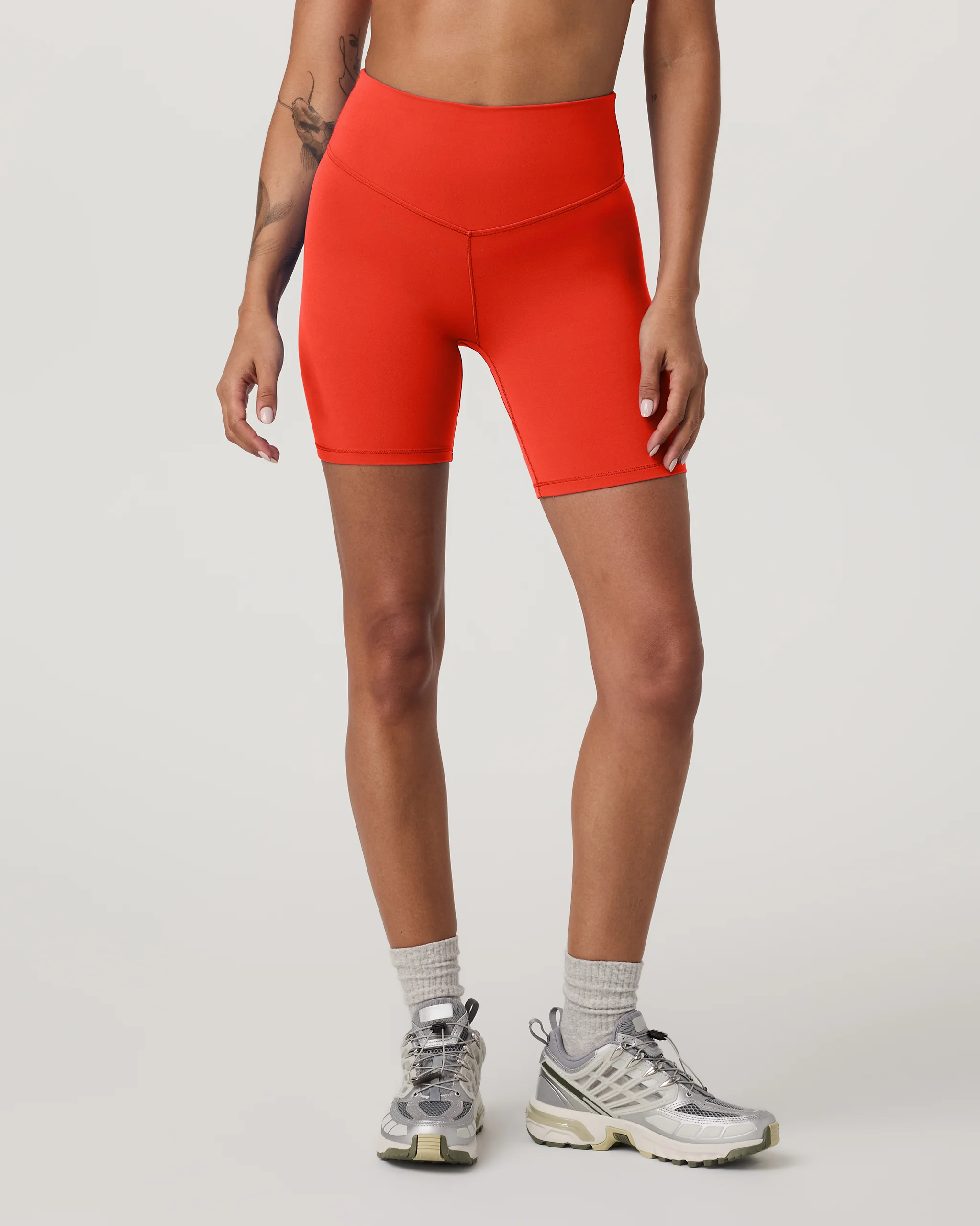 6869-vuori-alltheformtm-short-6-bright-poppy-1.webp Vuori AllTheForm™ Short 6" | Bright Poppy