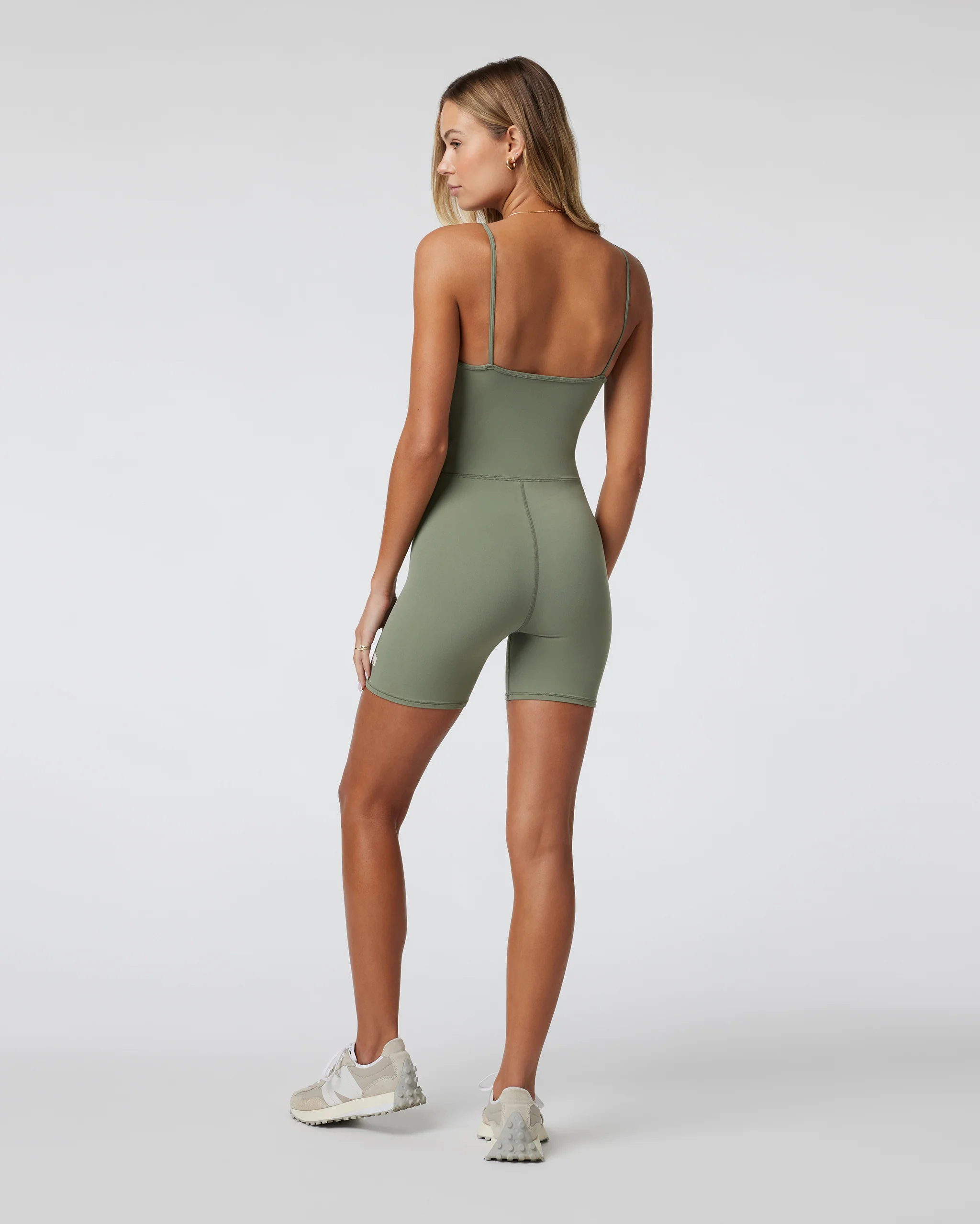 6997-vuori-allthefeelstm-onesie-pistachio-3.webp Vuori AllTheFeels™ Onesie | Pistachio