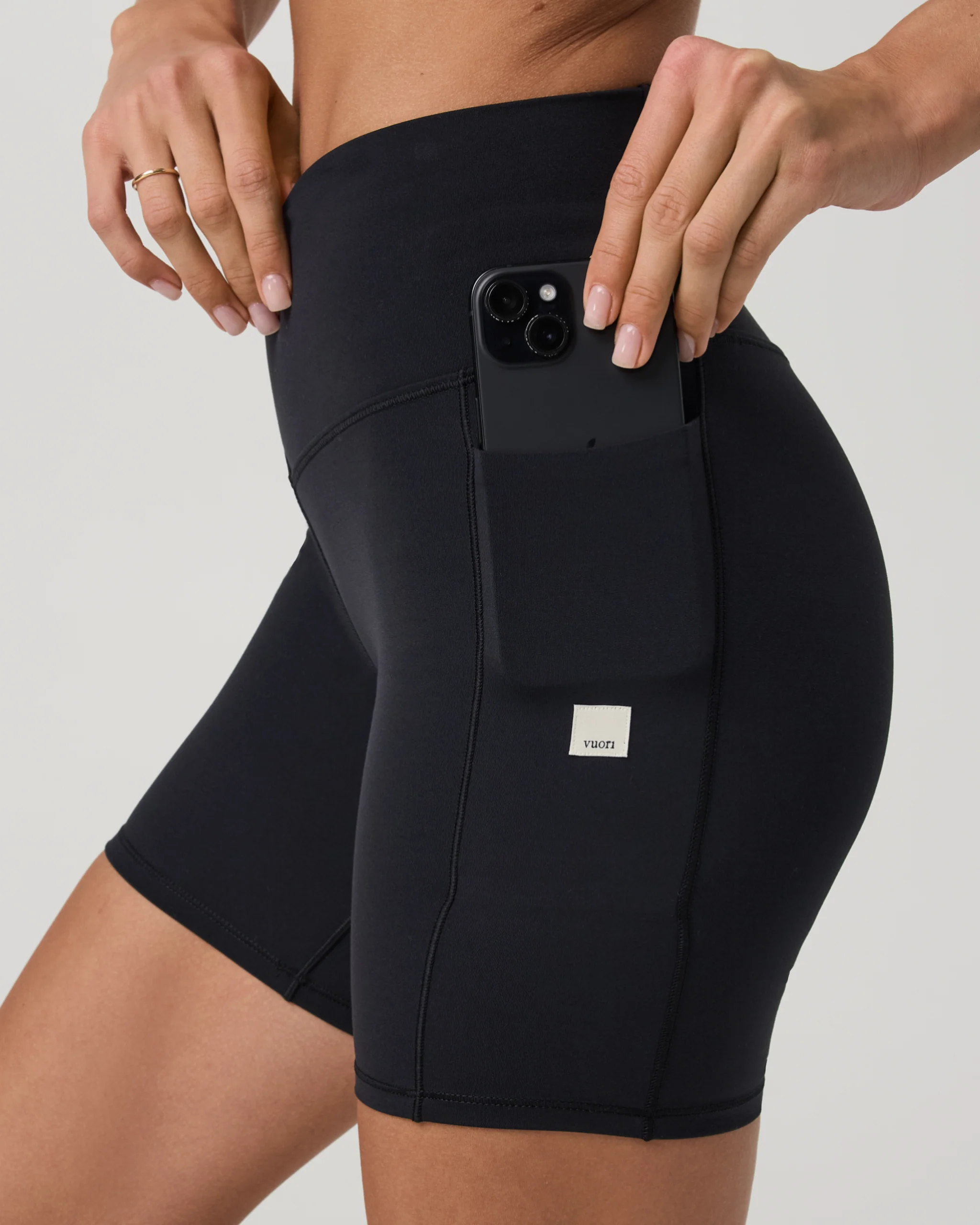 Vuori AllTheForm™ Pocket Short 6" | Black