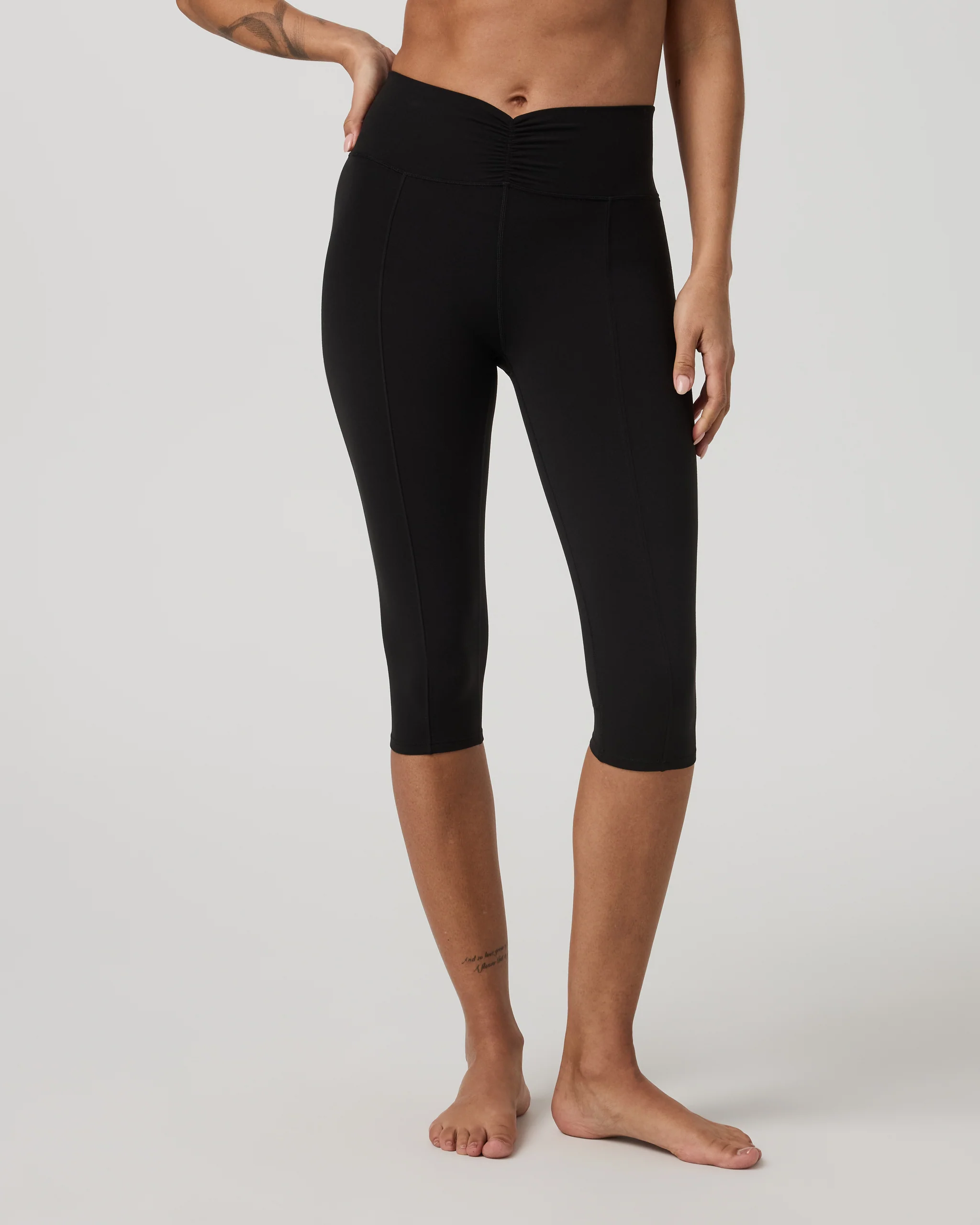 Vuori AllTheFeels™ Shirred Crop | Black