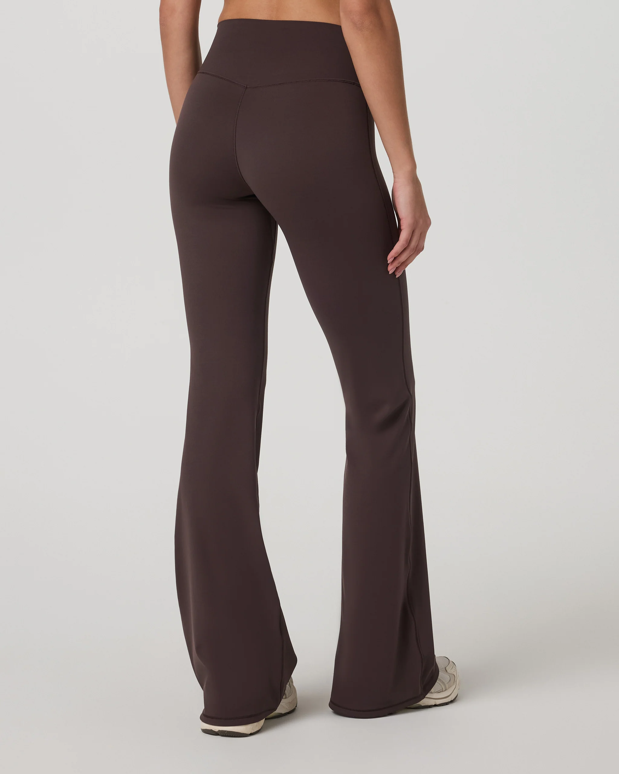 Vuori AllTheForm™ Flare - Short | French Roast
