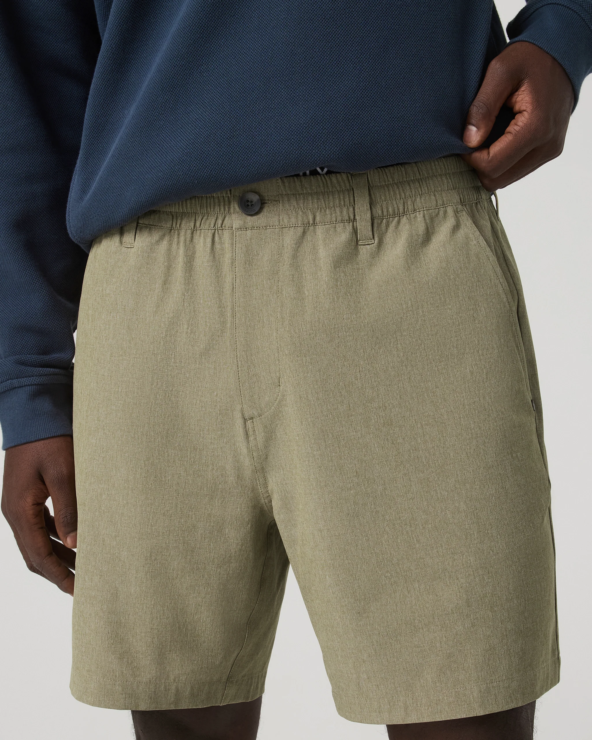 7725-aim-elastic-waist-short-7-artichoke-linen-texture-4.webp Aim Elastic Waist Short 7" | Artichoke Linen Texture