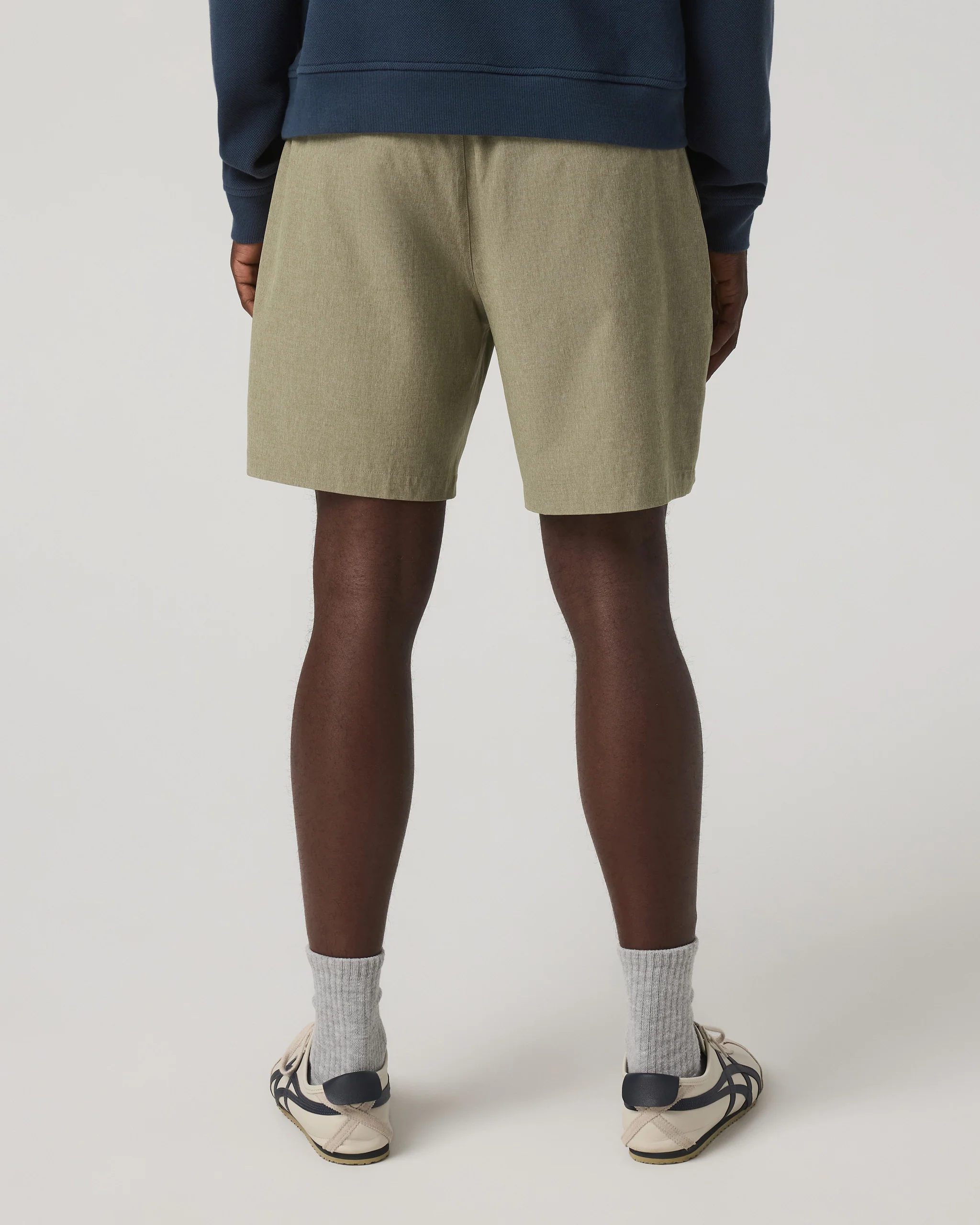 7725-aim-elastic-waist-short-7-artichoke-linen-texture-5.webp Aim Elastic Waist Short 7" | Artichoke Linen Texture