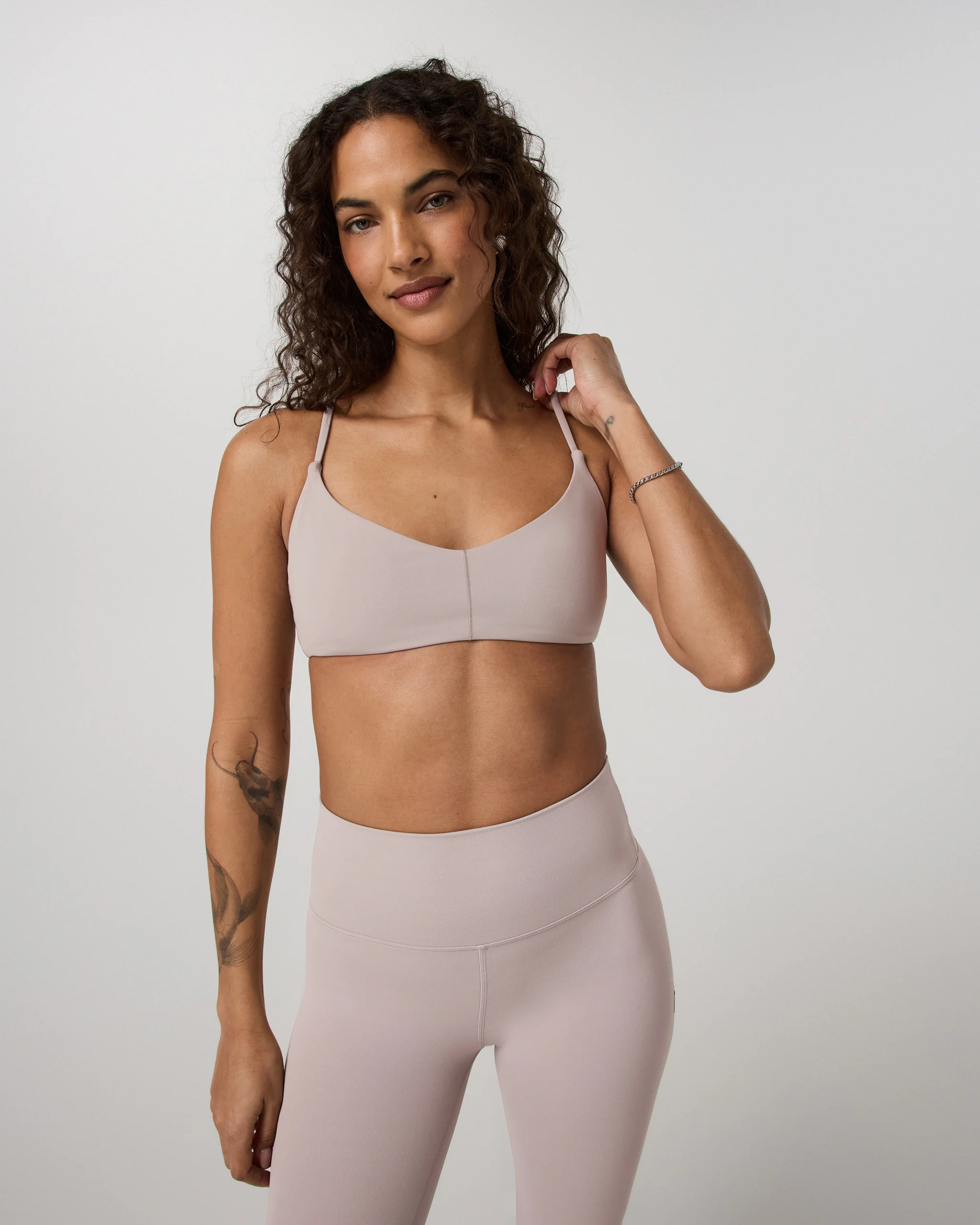 Vuori AllTheFeels™ Strappy Back Bra | Soft Pewter