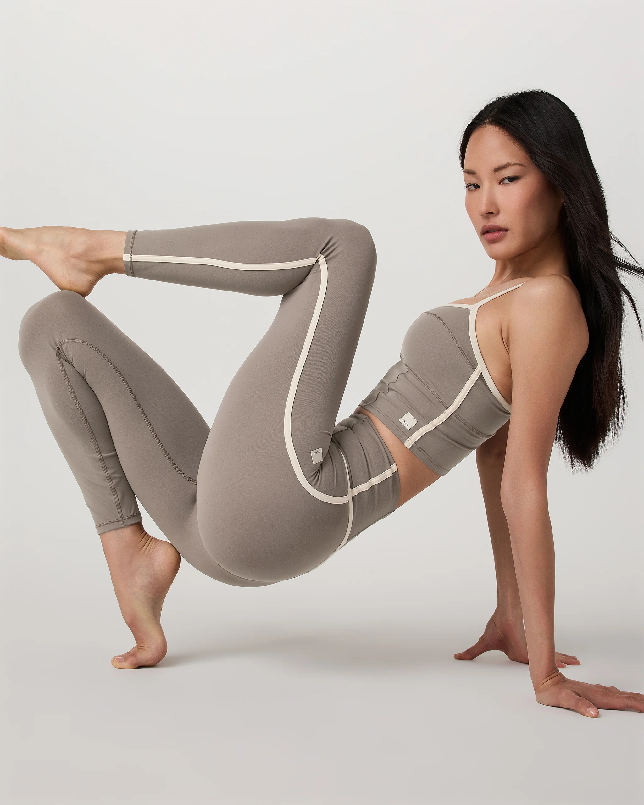 8219-vuori-allthefeelstm-corset-legging-smokey-taupe-1.webp Vuori AllTheFeels™ Corset Legging | Smokey Taupe