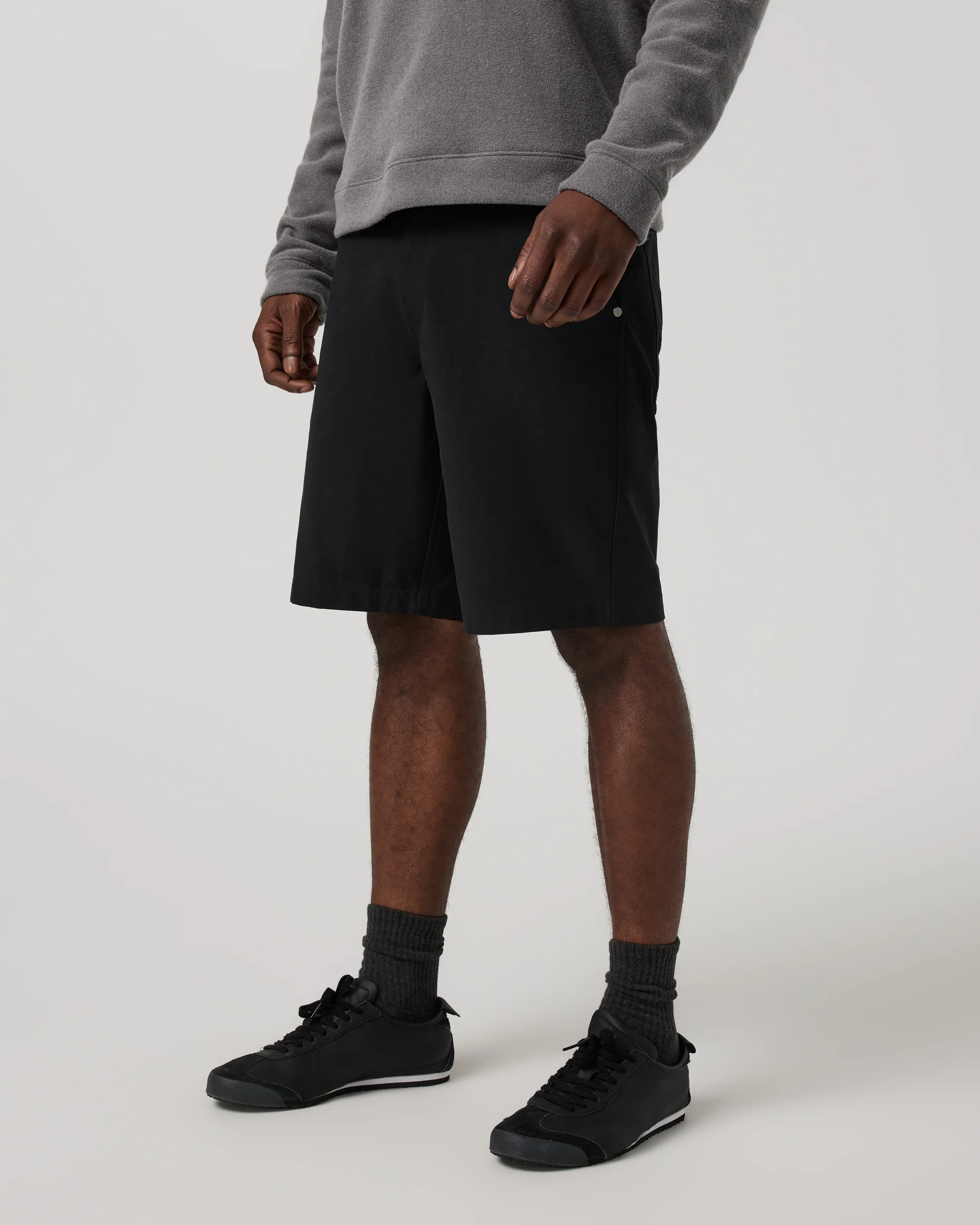 8616-vuori-metatm-canvas-carpenter-short-10-black-5.webp Vuori Meta™ Canvas Carpenter Short 10" | Black