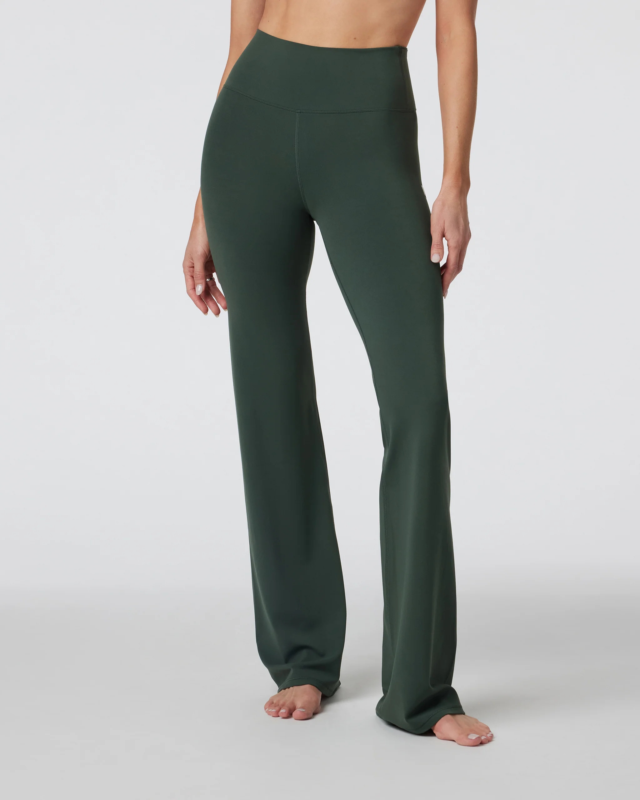 8774-vuori-allthefeelstm-bootcut-long-aspen-1.webp Vuori AllTheFeels™ Bootcut-Long | Aspen
