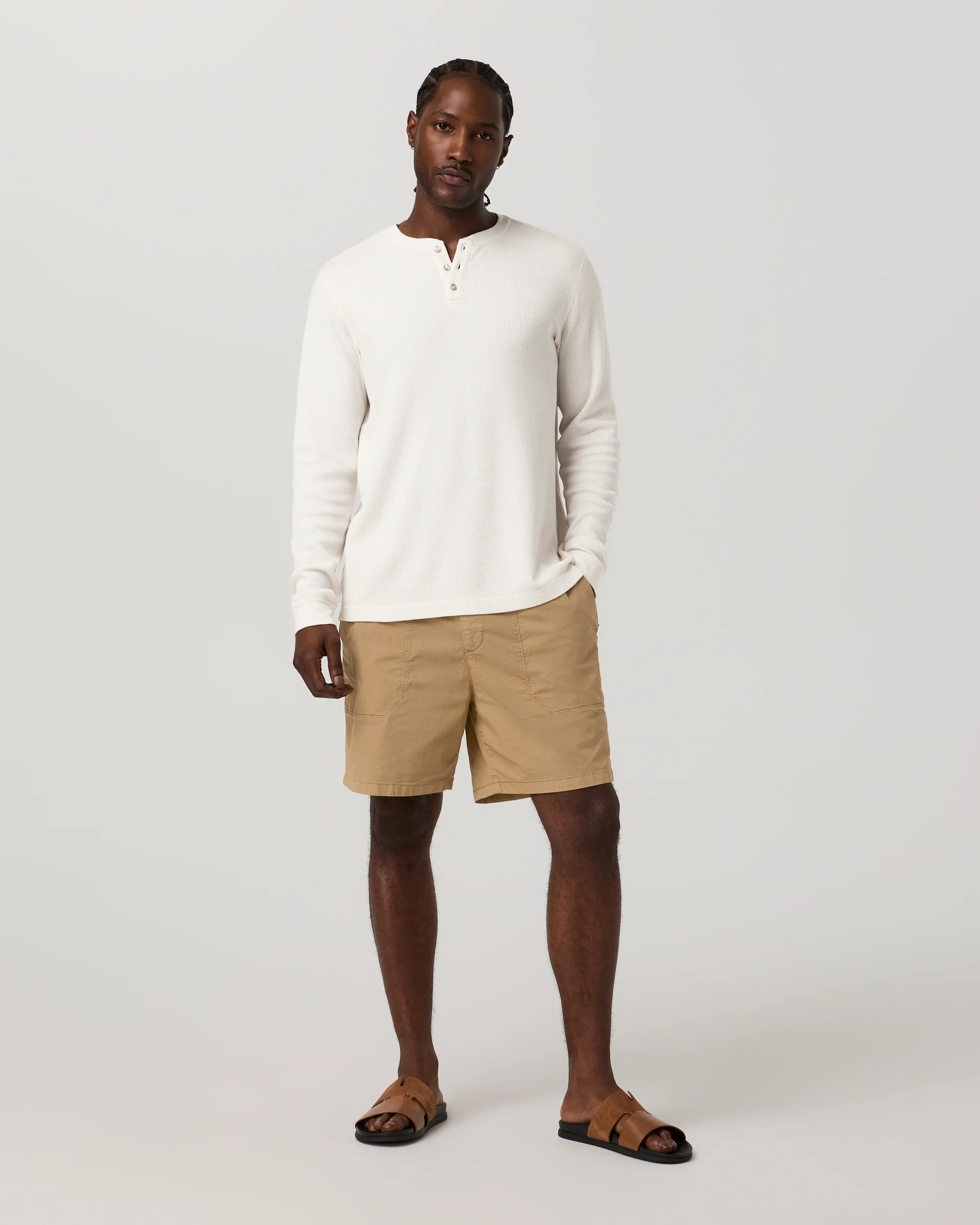 8814-coast-short-7-burlap-2.webp Coast Short 7" | Burlap