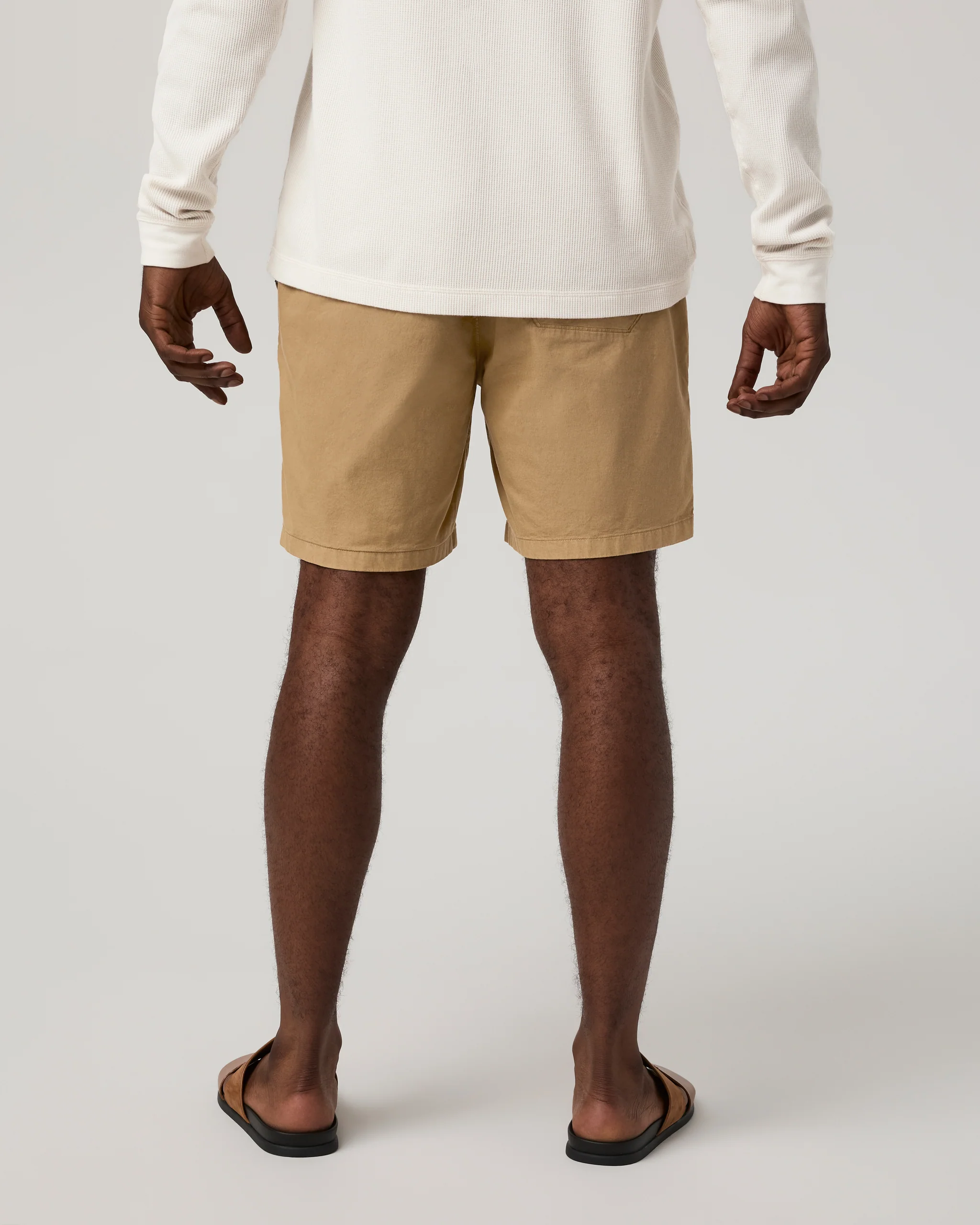 8814-coast-short-7-burlap-4.webp Coast Short 7" | Burlap