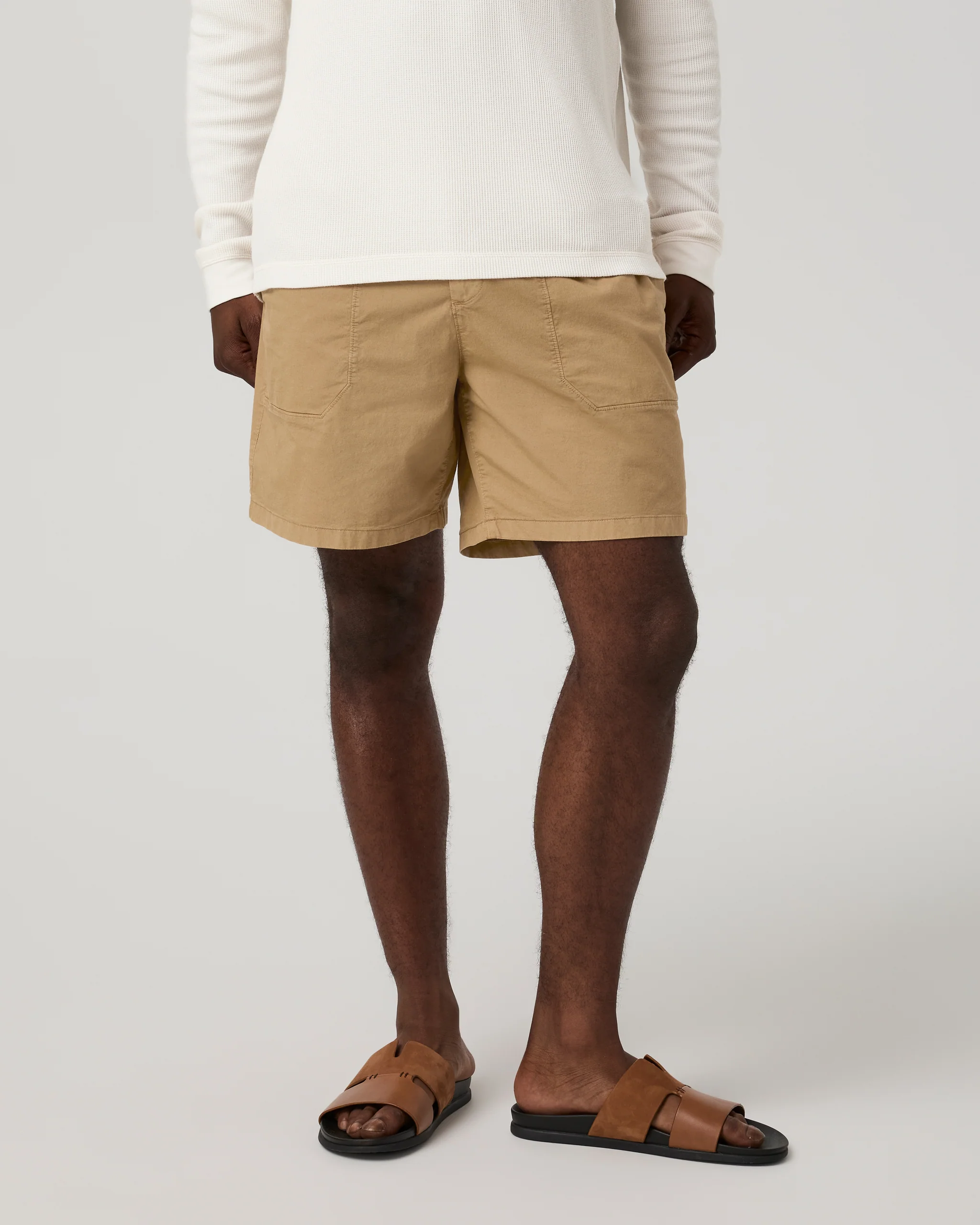 8814-coast-short-7-burlap-5.webp Coast Short 7" | Burlap