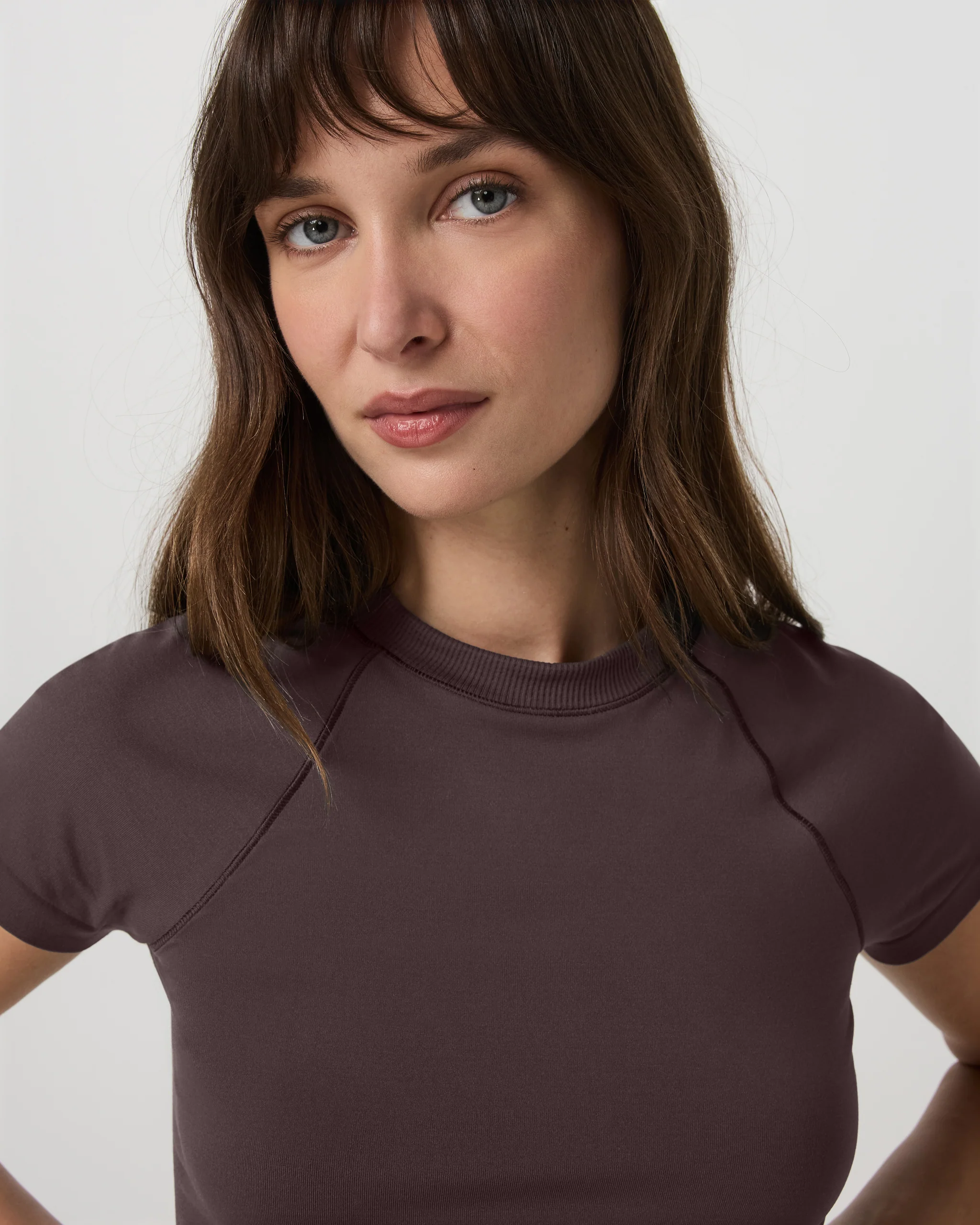 8879-short-sleeve-seamless-surge-tee-french-roast-2.webp Short Sleeve Seamless Surge Tee | French Roast