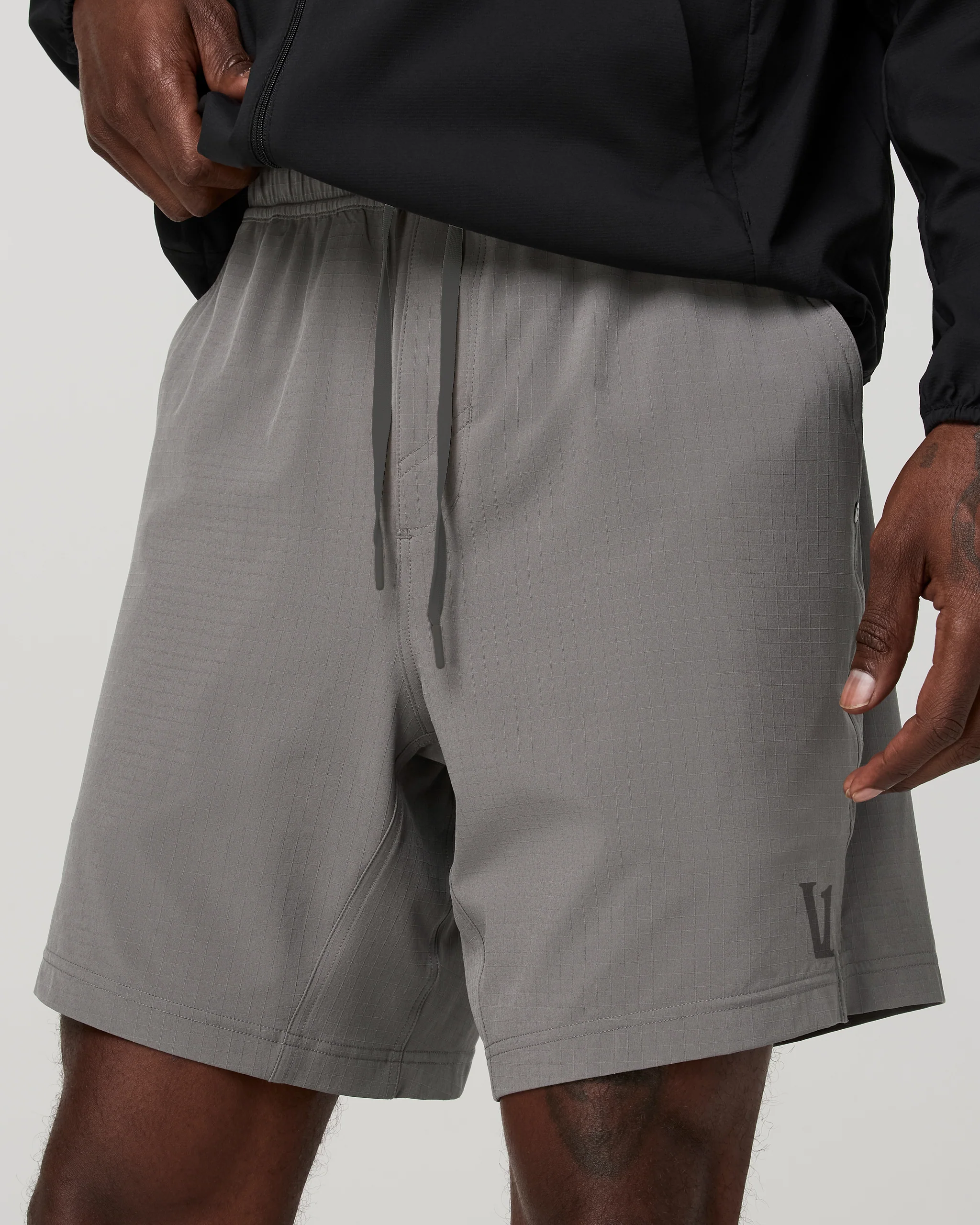 Vuori HardKore Short Lined 7" | Smoke
