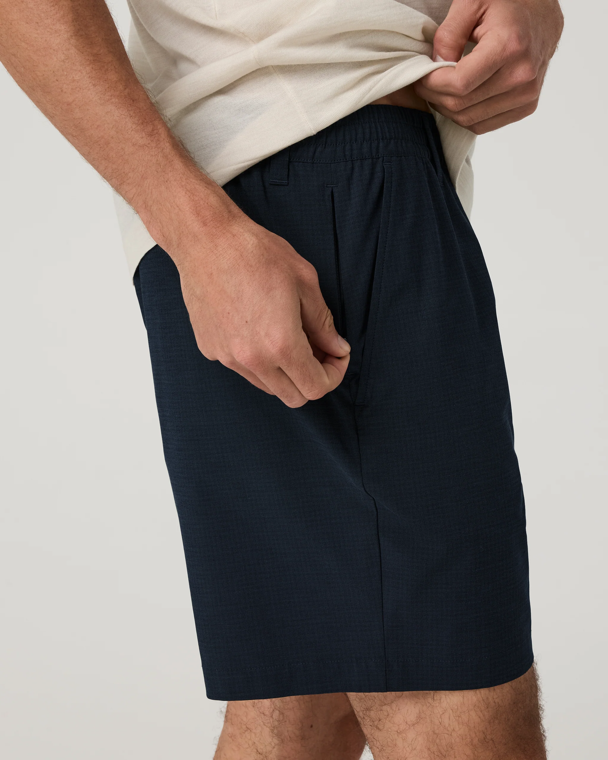 9299-aim-elastic-waist-short-7-navy-houndstooth-linen-texture-3.webp Aim Elastic Waist Short 7" | Navy Houndstooth Linen Texture
