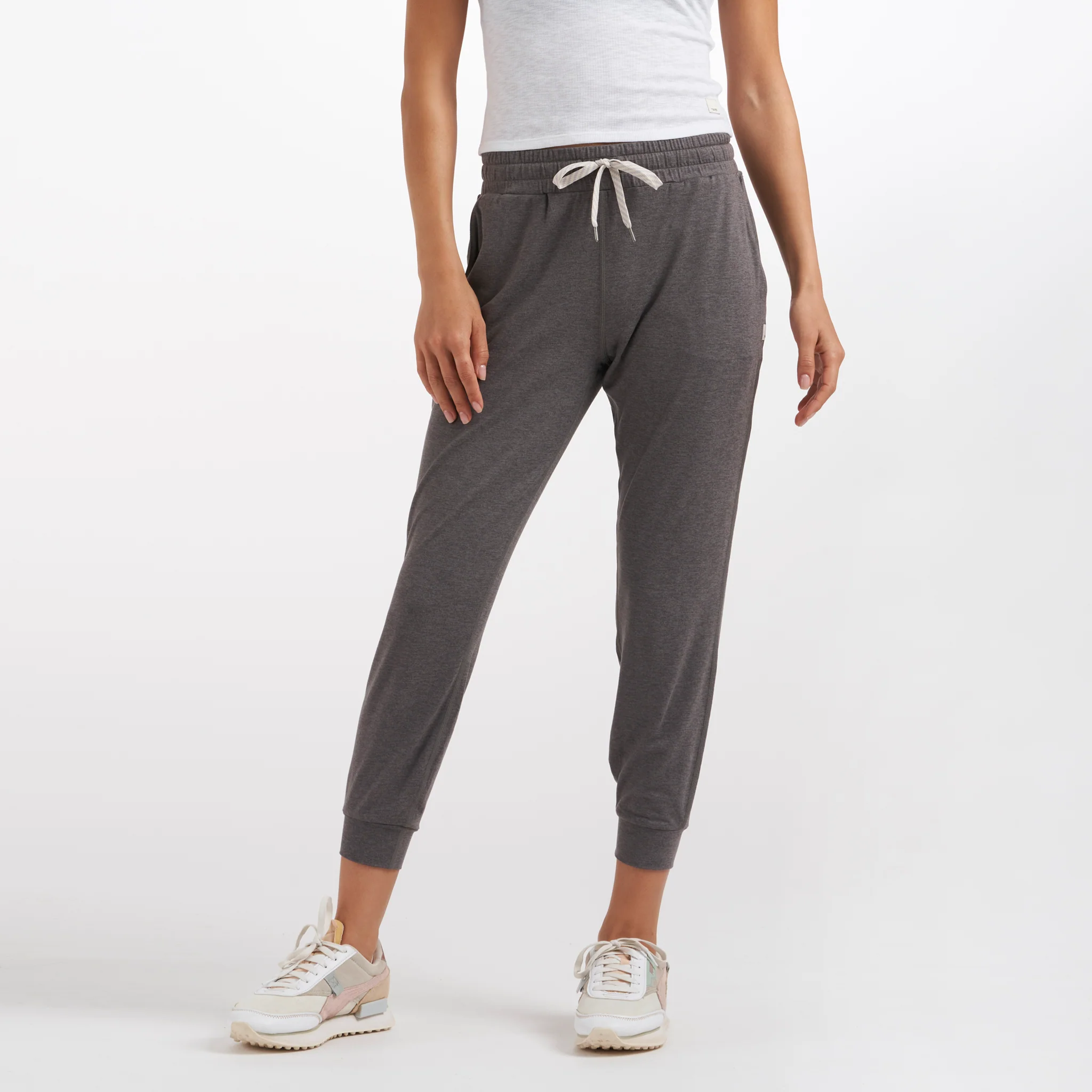 944-performance-jogger-smoke-heather-1.webp Performance Jogger | Smoke Heather